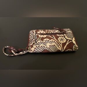 Vera Bradley zipper clutch, fabric, one large zipper and small change area